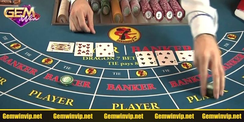 Chi tiết về quy tắc chia bài của baccarat 